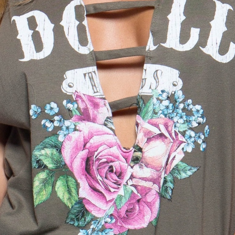 EDGY CUTOUT TANK - Picture 3 of 5